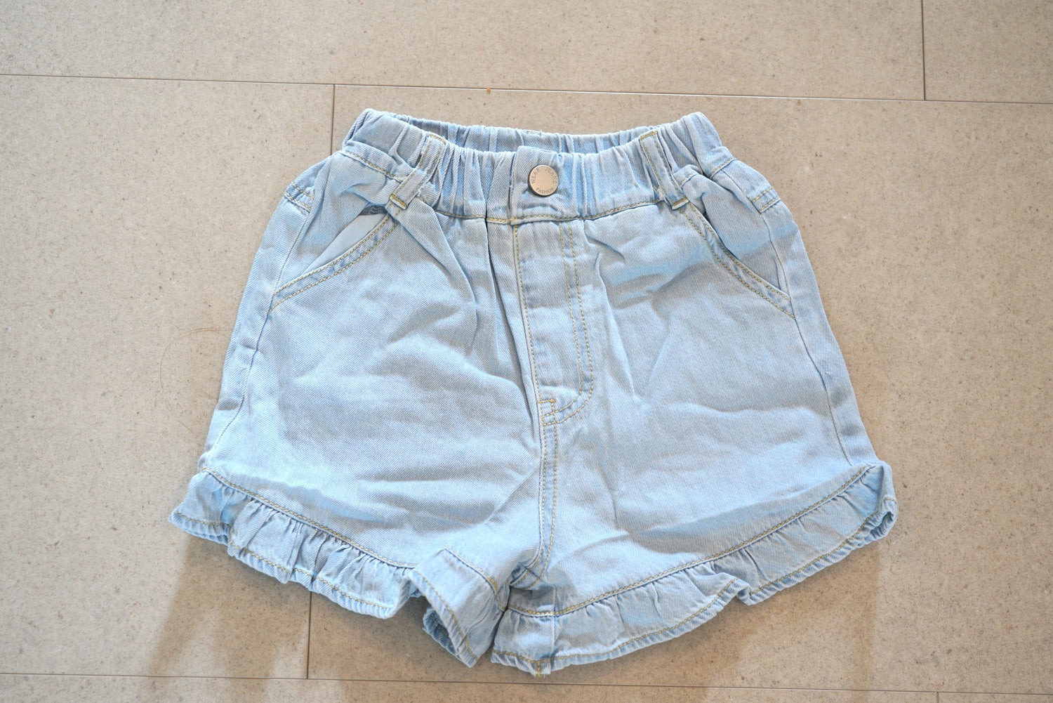 Stylish Floral Hem Denim Shorts